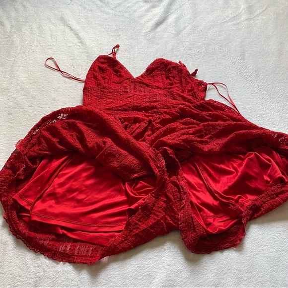 URBAN OUTFITTERS - Sheer Red Lace Romper - Picture 3 of 5